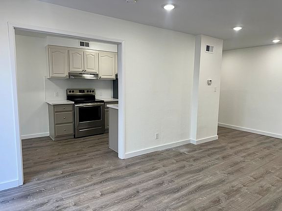 4th image of 140 Dolores St