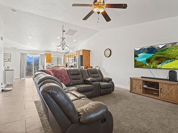 4th image of 435 N Stone Mountain Dr Unit 12