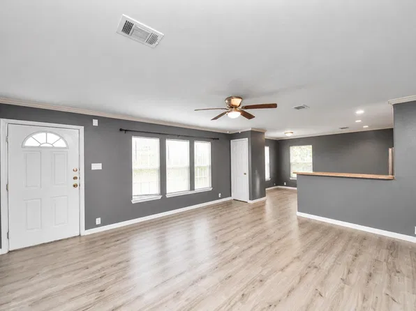 1074 S Lane St #A-b, Houston, TX 77088