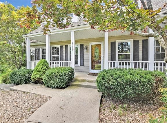 2nd image of 1012 NE Bryant Ct