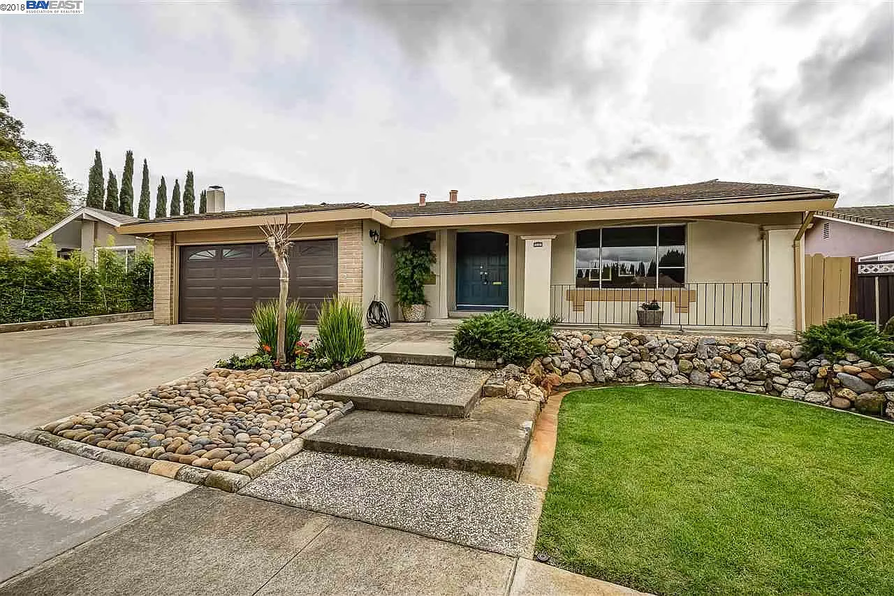 6048 Inglewood Dr photo 1