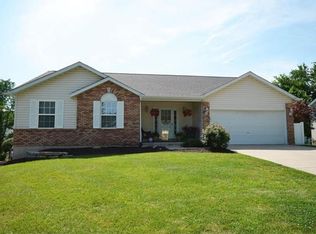737 Starlight Dr, Saint Charles, MO 63304