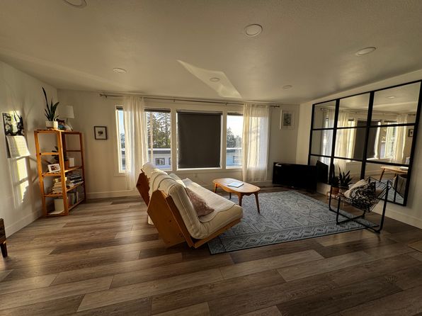 2102 NW Kelly Dr APT 17