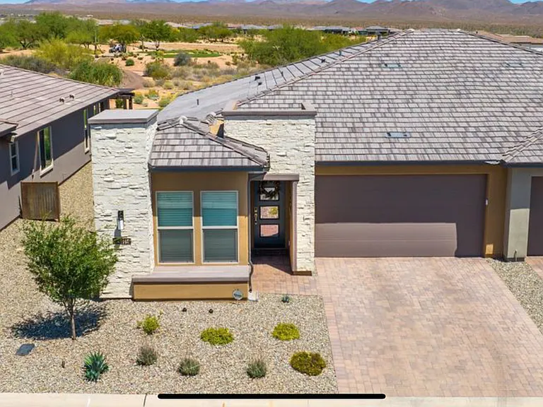 18316 E Spring Valley Ct — Photo 23