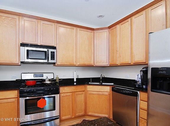 3rd image of 1124 Lake St #406