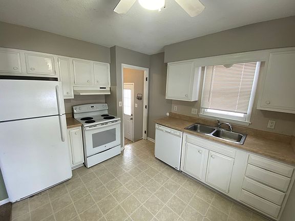 2nd image of 3302 SE 5th St #85CBE789