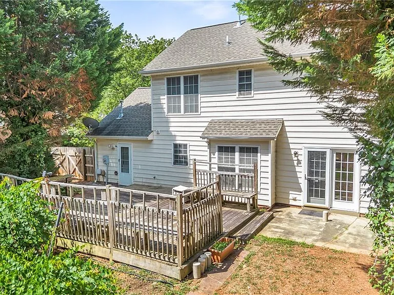 2320 Meadow Gate Dr — Photo 36