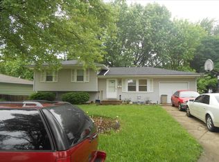 402 NE Howard Ave, Lees Summit, MO 64063