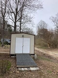 5th image of 512 Standing Oak Ln
