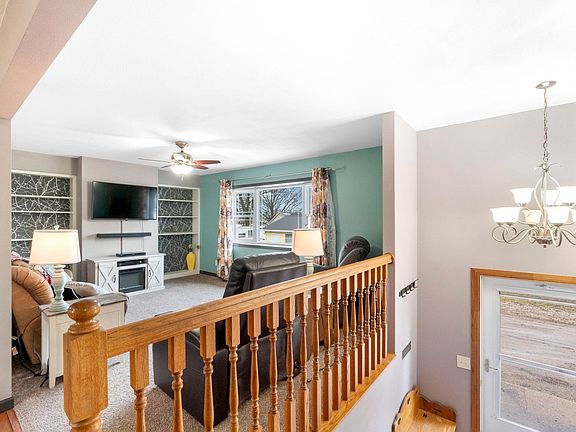 5th image of 426 Ash St