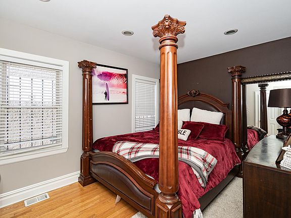 5th image of 2359 N Newcastle Ave