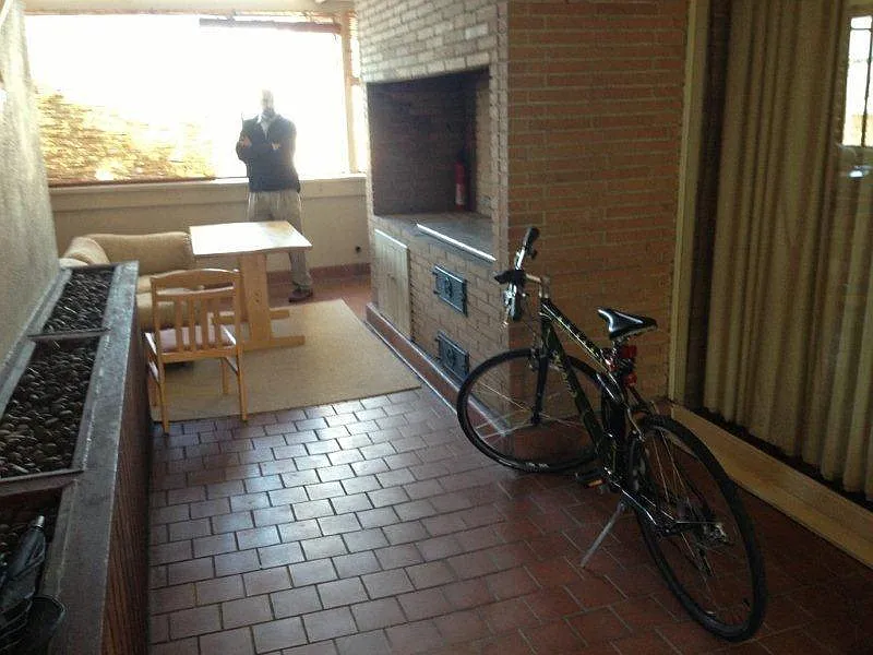 4 bed, 2085 sqft, $4,999 — Photo 2