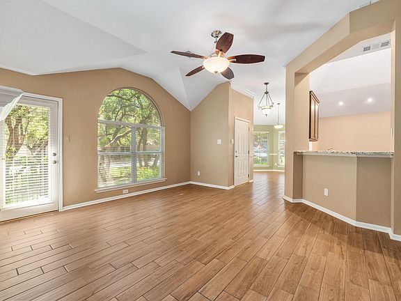 2nd image of 36 Muirfield Greens Ln