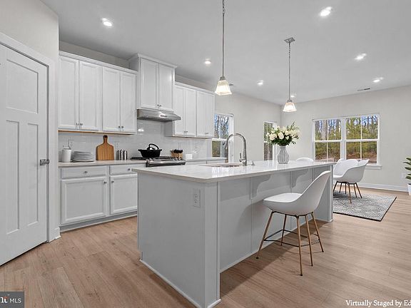 2nd image of 37471 Underwood Way