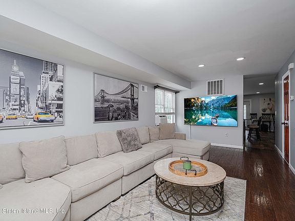4th image of 23 Gloria Ct