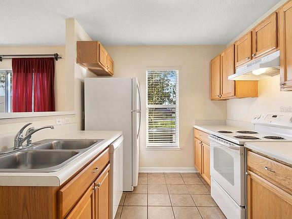 5th image of 9811 Ashburn Lake Dr