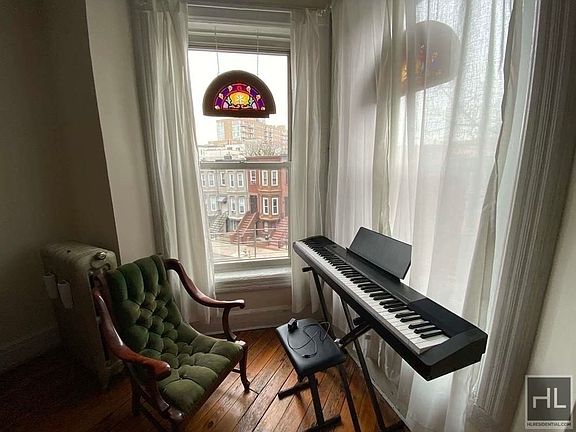 4th image of 302 6th St #Top