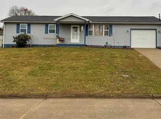 184 Locust Dr, Mineral Wells, WV 26150