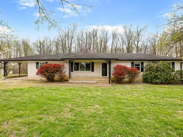 111 Cothron Dr, Lafayette, TN 37083