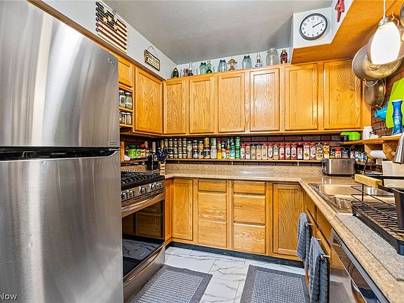 5th image of 8585-8587 Manchester Ave NW