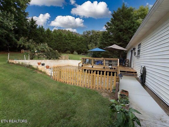 3rd image of 4498 Vinegar Valley Rd