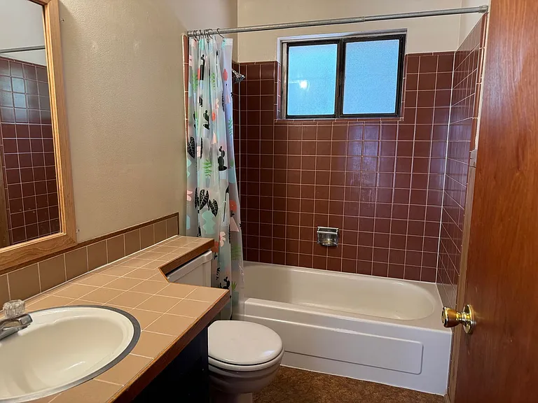 574 Koru St — Photo 10
