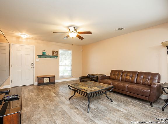 4th image of 7415 Aurora Cir