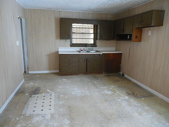 4th image of 1035 Natham Dr SE