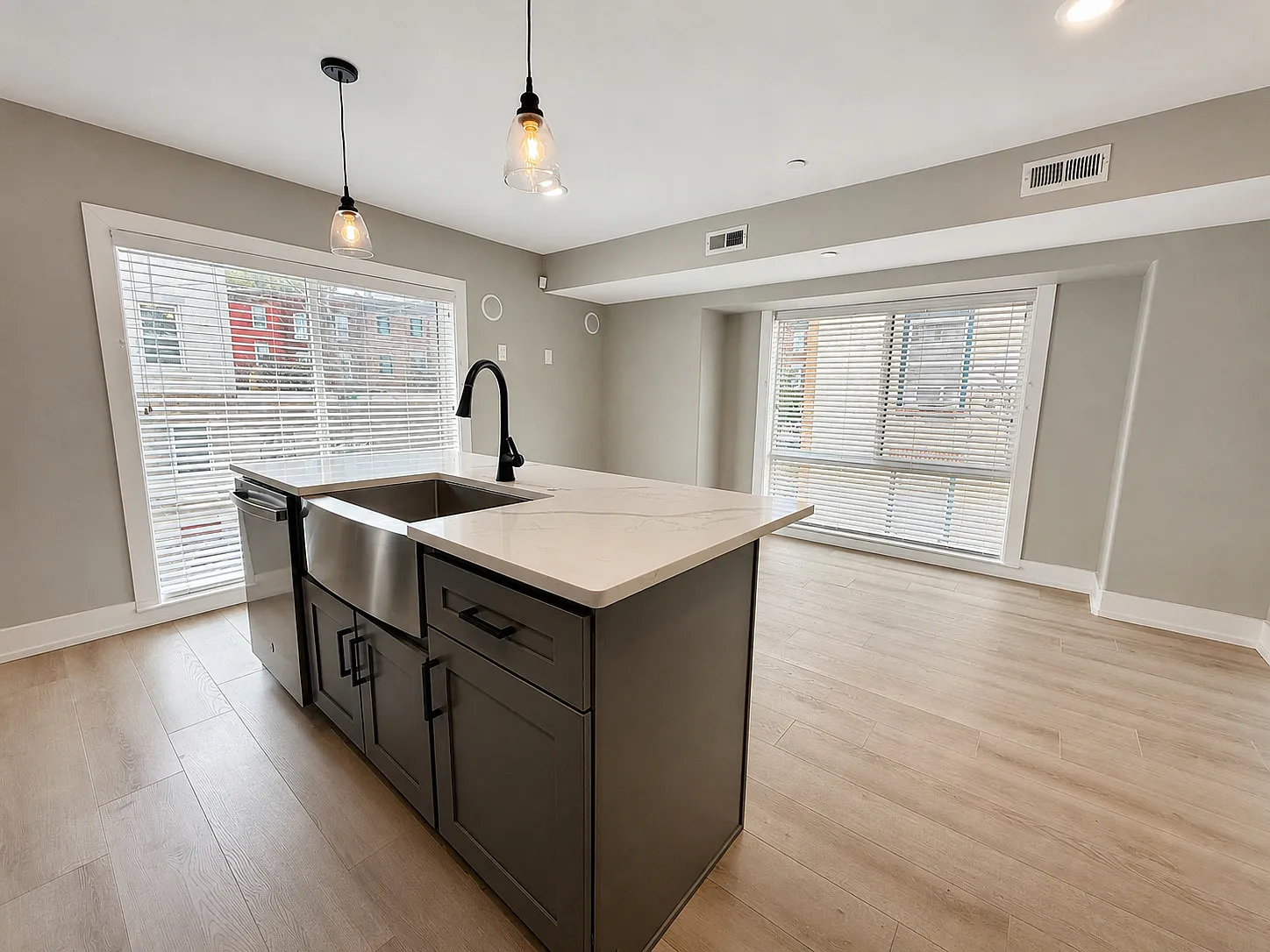 Beautifully Finished 2-Bedroom Francisville Residence — Photo 4