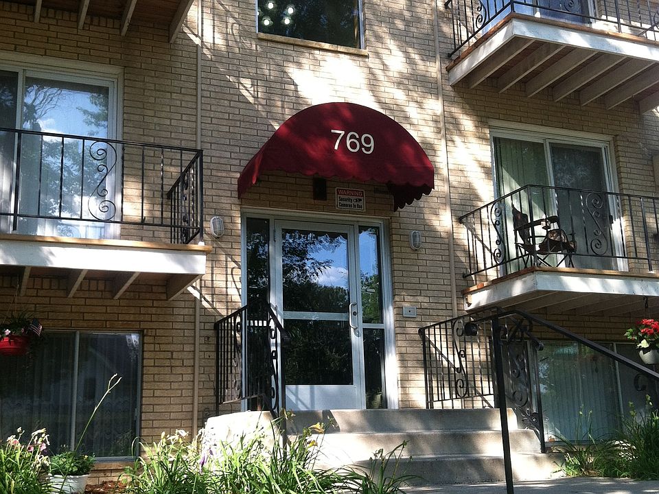 769 Como Avenue