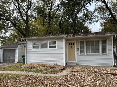31 White Dr, Saint Louis, MO, 63135