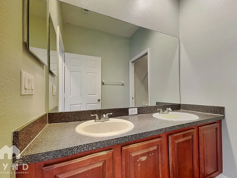 2125 Island Walk Dr — Photo 14