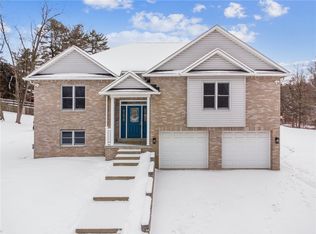 1051 Robbins Station Rd, North Huntingdon, PA