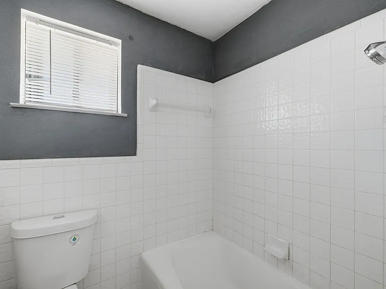 6607 Autumn Woods Trl — Photo 16