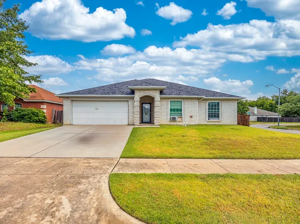 500 Dustin St, Saginaw, TX 76179