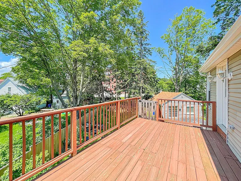 27 Brentwood St #2 — Photo 46