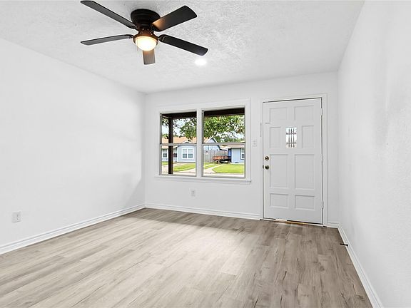 4th image of 3018 Vance Ave