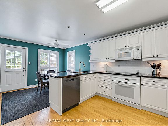 4th image of 6 Hawkins Cres
