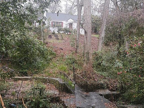 2nd image of 515 Spring Valley Rd NW