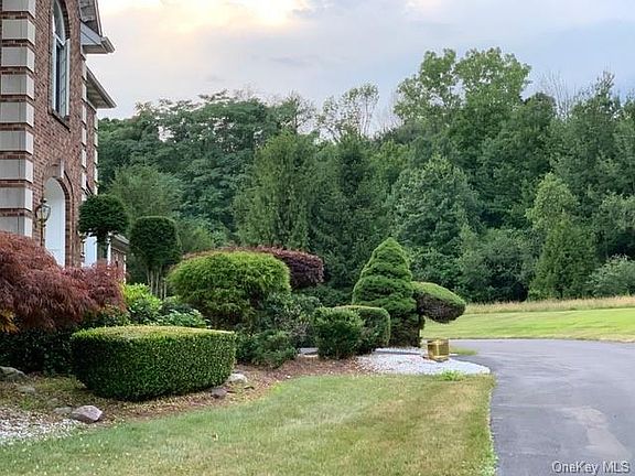 3rd image of 9 Lake View Dr