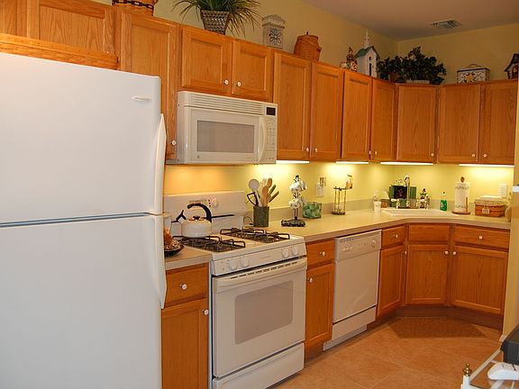 4th image of 19 Brookville Way