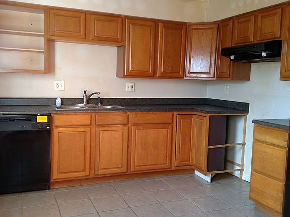 5th image of 12520 Lenover St
