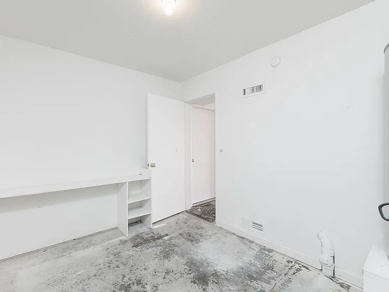 4825 N Robert Rd — Photo 19