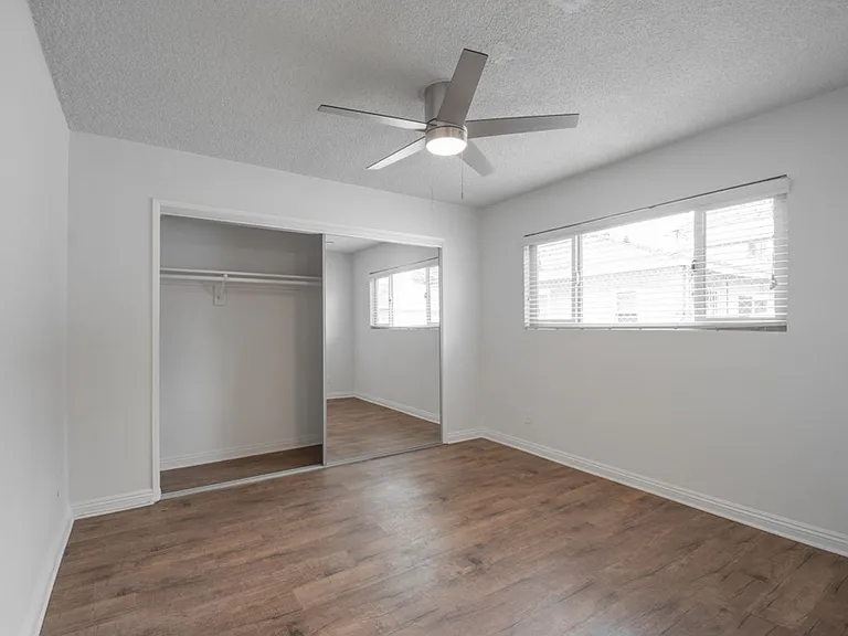 12939 Bonaparte Ave — Photo 4