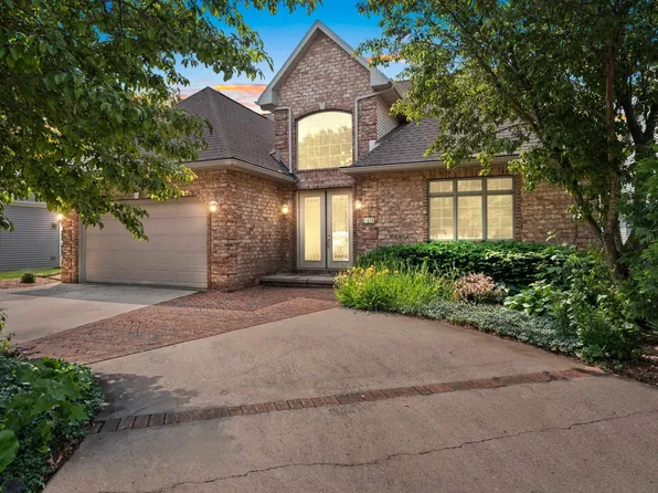 1436 Lakeshore Dr, Menasha, WI 54952