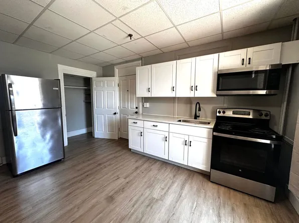 539 Pine St, Manchester, NH 03104