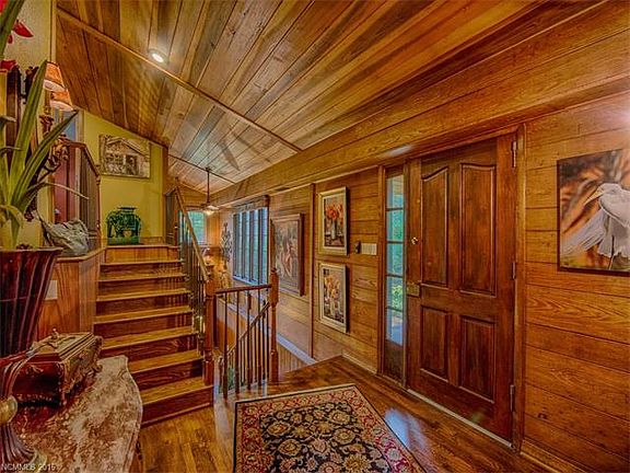 2nd image of 124 Breezemont Dr