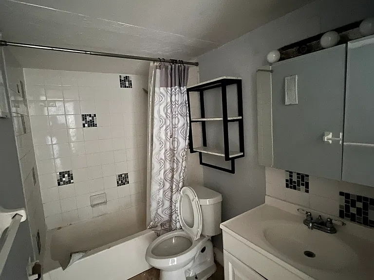 2135 Beach Dr SE #1 — Photo 5