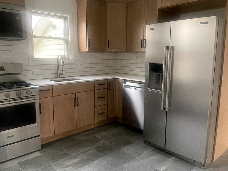 89 Franklin Ave #1 — Photo 2