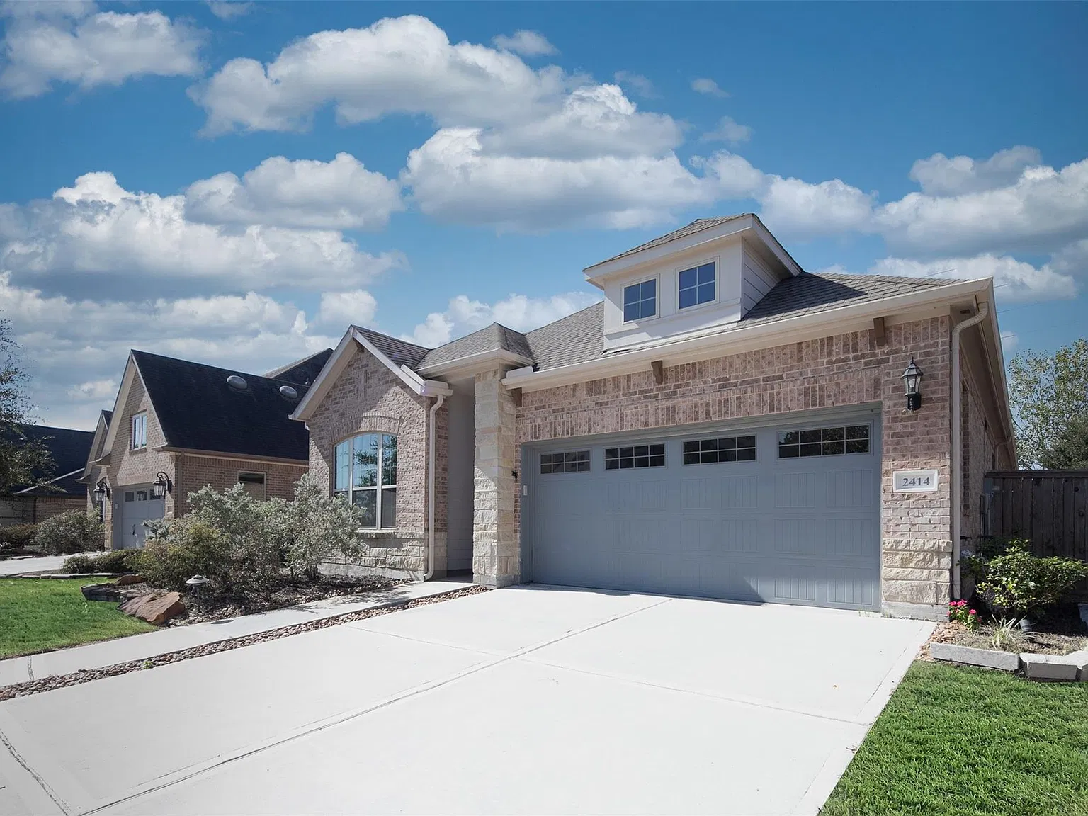 3 bed, 2.0 bath, 2125 sqft, $2,400 — Photo 2
